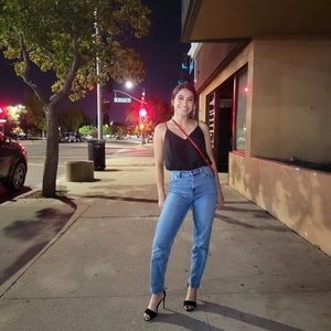 Meet your Posher, Yedith